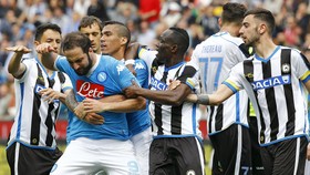 Napoli Akan Banding Sanksi Empat Laga Higuain