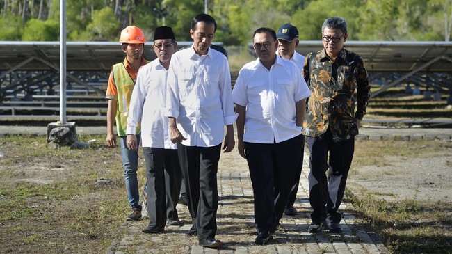 Presiden Joko Widodo menyatakan belum adanya kesepakatan antara dirinya dengan Wakil Presiden Jusuf Kalla mengenai keputusan merombak kabinet.