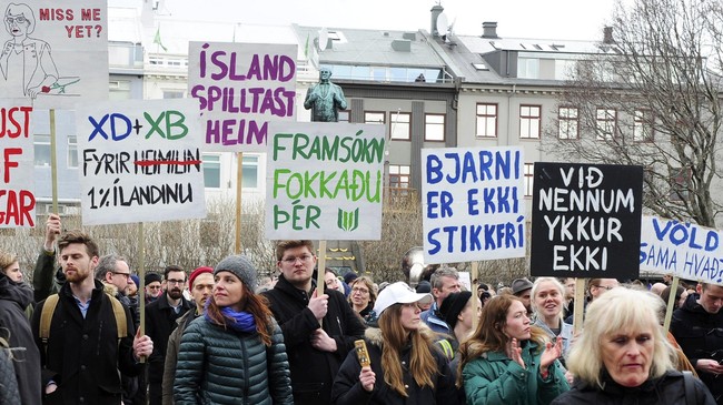 Terkait bocoran Panama Papers, pengunduran diri Sigmundur David Gunnlaugsson dari jabatan perdana menteri rupanya tak memuaskan warga Islandia.