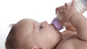 Susu Formula Bikin Bayi Lebih Gemuk