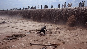 Korban Banjir Pakistan Bertambah Jadi 92 Orang
