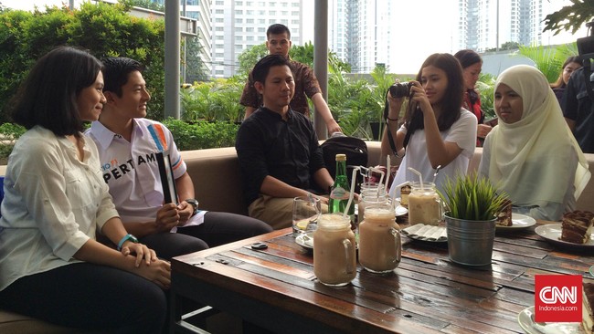 Di tengah waktu istirahat jelang seri ketiga Formula One (F1), Rio Haryanto menyempatkan diri untuk mengikuti agenda dengan para penggemarnya di Jakarta.