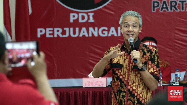 "Kalau cuti itu yang dudukin (jabatan Gubernur) bukan setan loh. Ada wakilnya. Kalau wakilnya tak ada, bisa ditunjuk loh, atau ada sekda," ujar Ganjar.
