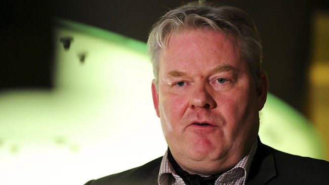 Islandia menunjuk perdana menteri baru menggantikan Gunnlaugsson yang mundur menyusul terungkapnya investasi keluarganya dalam Panama Papers. 