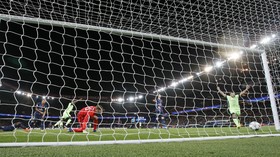 Fernandinho Ingin ManCity Cetak Sejarah