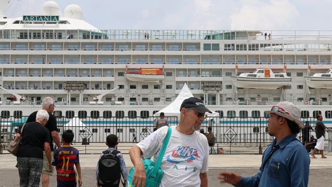 Sebanyak 400 kapal pesiar milik wisatawan mancanegara singgah di Indonesia sepanjang tahun lalu. Potensi wisata bahari pun semakin terbuka.