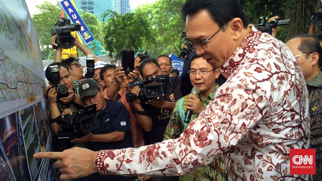 Ahok pernah menjadi bos Sunny di lembaga kajian Center for Democracy and Transparancy (CDT) di Belitung, tempat kelahiran bekas bupati Belitung Timur itu.