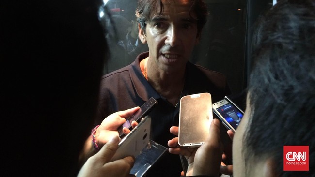 Pelatih asal Brasil itu dinilai tak mampu memenuhi target meraih tujuh poin dari tiga laga di Indonesian Soccer Championship (ISC) 2016.