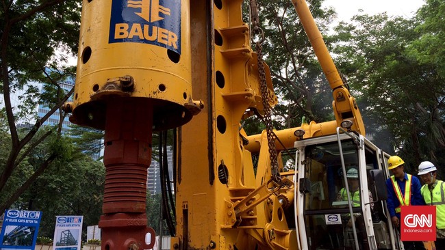 Ketua Pengurus Harian YLKI, Tulus Abadi menilai dari segi tata ruang, simpang susun Semanggi akan memperburuk tata ruang di sekitar Semanggi.