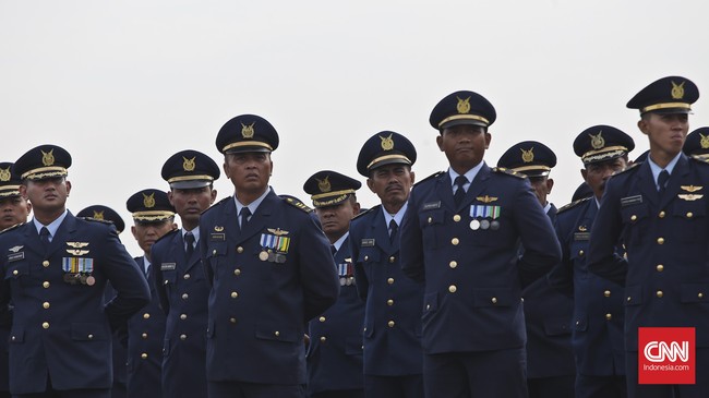 TNI AU berharap, pemerintah tidak menambah jam penerbangan komersial dari dan menuju Bandara Halim Perdanakusuma.