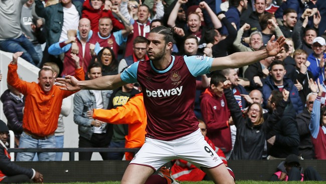 Menurutnya, penyerang West Ham United itu memang sangat bagus dalam memanfaatkan umpan-umpan udara yang merupakan kelemahan Arsenal.