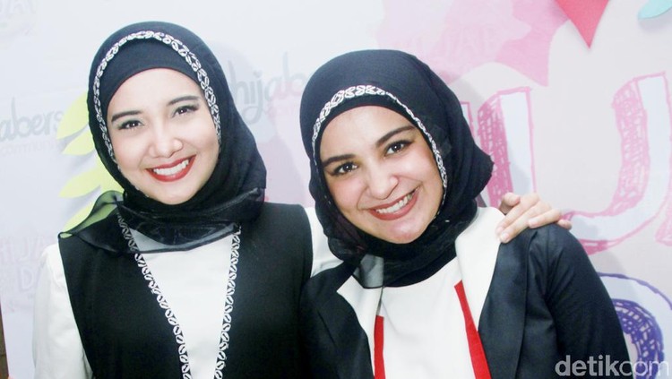 Zaskia Sungkar dan Shireen Sungkar