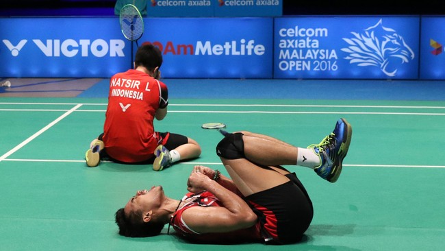 Pasangan ganda campuran Indonesia itu takluk dua set langsung, 14-21 dan 16-21 dari pasangan asal Korea Selatan, Ko Sung Hyun/Kim Ha Na.