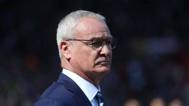 Claudio Ranier terharu dengan dukungan fantastis suporter Leicester City yang tetap menjaga mimpi meraih trofi Liga Inggris musim ini.