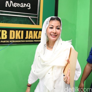 Asal Usul Hasnaeni Moein 'Jin dan Jun' Disebut Wanita Emas