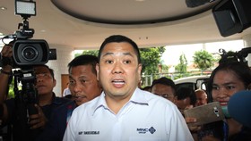 Hary Tanoe Sambangi Polda Metro saat Aiman Witjaksono Diperiksa