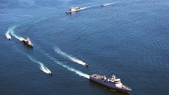 Kapal perang negara-negara besar segera tiba di Teluk Bayur, Padang. Meski terlibat insiden di Natuna, China akan ikut serta pada ajang ini.