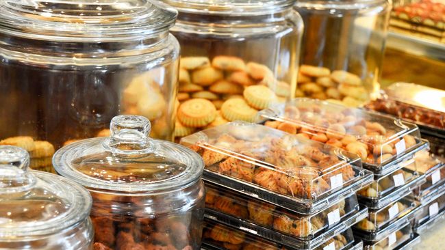 Dokter Gizi: 3 Buah Kue Kering Nastar Setara Sepiring Nasi Kue kering ternyata mengandung kalori yang cukup tinggi. Nastar misalnya, tiga buahnya setara dengan sekitar 100 gr nasi.