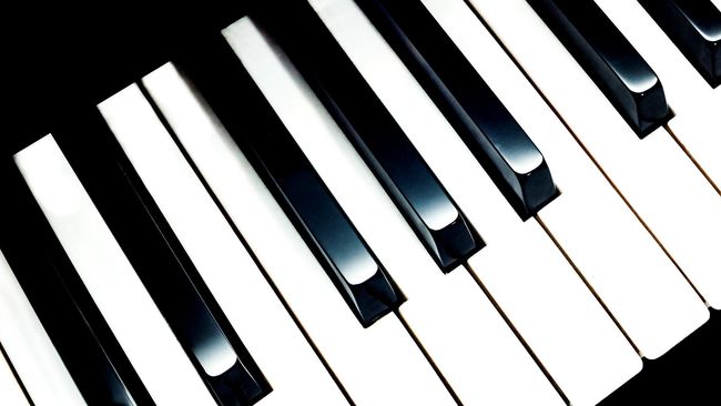 Salah satu program pengembangan musik klasik di Pulau Dewata adalah penyelenggaraan Pesona Bali Open Piano Competition 2016.