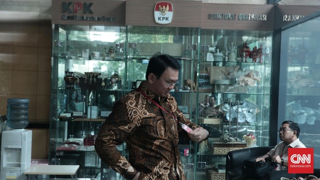 Ahok siap untuk ditanyakan apa saja oleh penyidik KPK. Ia mengklaim memiliki data yang dianggap bisa menjelaskan duduk perkara dugaan korupsi.