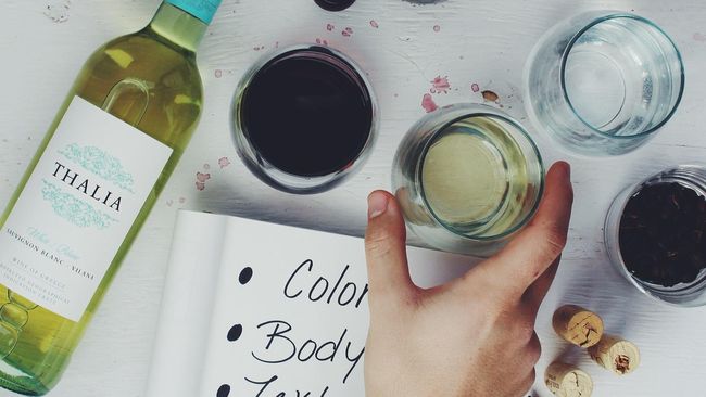 Dibuat dengan tampilan yang memanjakan mata, atau geleng-geleng kepala, aneka minuman ini patut dicoba dan diunggah ke social media.