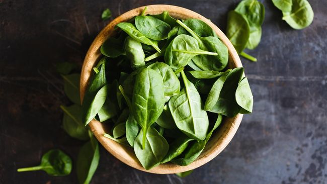Masukkan bayam dalam menu harian Anda. Studi terbaru menunjukkan sayur bayam dapat mengurangi risiko kanker usus besar.