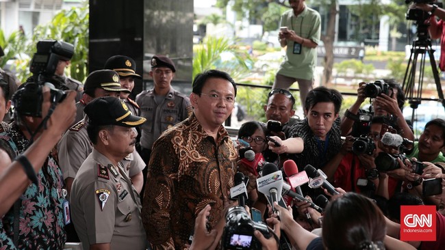 Ahok berkeras tak menyalahi aturan dalam pembelian lahan untuk rumah sakit pemerintah itu.