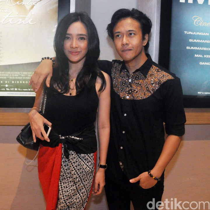 <p>Artis Dea Ananda menikah muda di usia 23 tahun. Dia menikah dengan Ariel Nidji. Hingga kini, keduanya sudah menikah selama 9 tahun. (Foto: Ismail/detikHOT)</p>