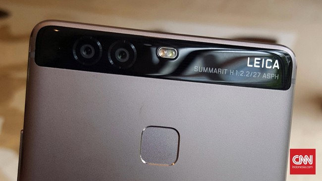 Setelah dibongkar, baru diketahui bahwa lensa Leica yang dipakai di Huawei P9 ternyata buatan China.