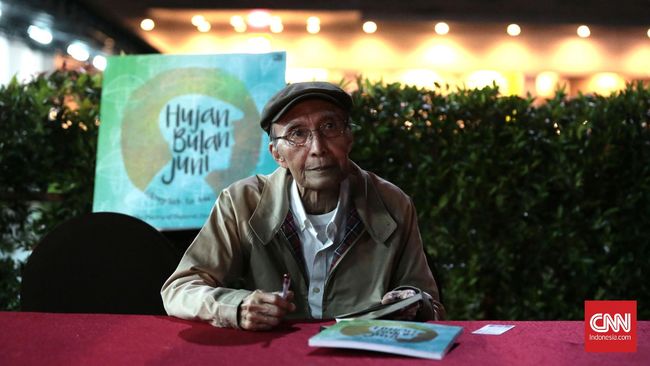 Tina Talisa tengah mempersiapkan proyek mengangkat novel Hujan Bulan Juni karya Sapardi Djoko Damono menjadi sebuah film.