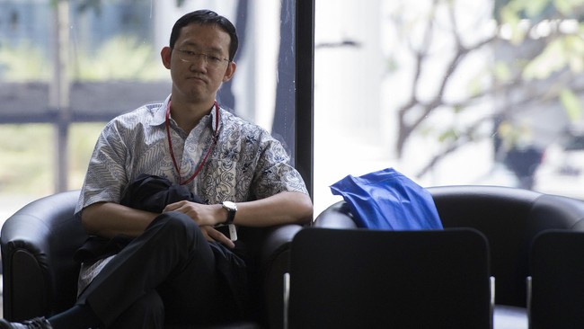 Penyidik KPK hendak menggali dugaan pertemuan staf Gubernur DKI Jakarta Basuki Tjahaja Purnama, Sunny Tanuwidjaja, dengan pengembang reklamasi Teluk Jakarta.