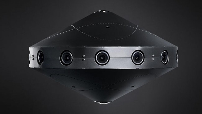 Facebook memperkenalkan Surround 360 yang dibuat untuk desain referensi kamera guna merekam video 360 derajat, yang bisa dibangun seharga US$30.000.