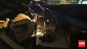 Ahok Tuduh 'Manusia Perahu' Pasar Ikan Intai Tanggul