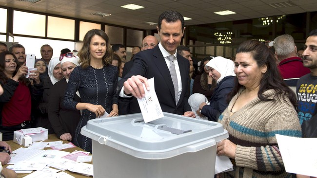 Pemilu ini, menurut para pemilih, dinilai sebagai upaya untuk menunjukkan dukungan terhadap Presiden Bashar al-Assad yang kerap didesak untuk mundur.