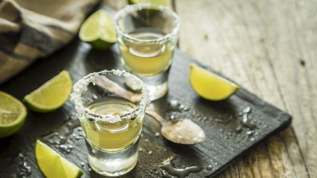 Tequila yang disajikan yang berasal dari Jalisco, Meksiko, kampung halaman minuman legendaris tersebut.