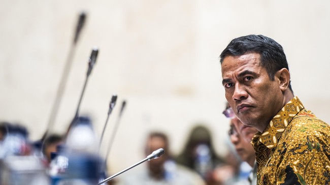 Eks Mentan Amran Sulaiman Temui Jokowi di Istana Amran Sulaiman mengaku membahas masalah ekonomi dengan Jokowi. Ia membantah kembali ditawari bangku menteri.