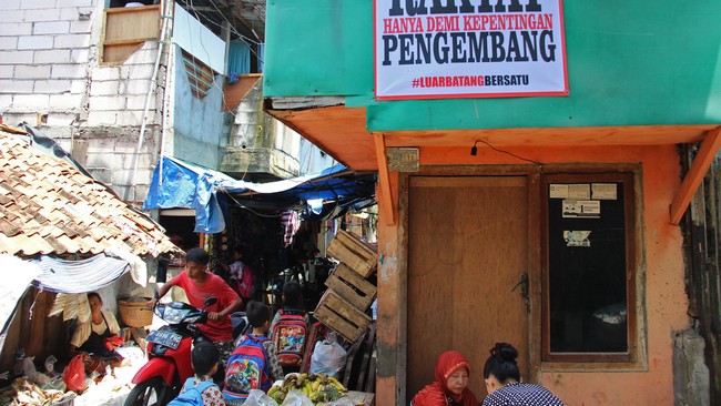Gubernur DKI Jakarta Ahok tidak bisa menjanjikan penggusuran dilakukan pada Mei 2016 seperti yang diisyaratkan sebelumnya. 