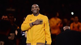 LA Lakers Pensiunkan Dua Nomor Kobe Bryant