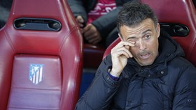 Hristo Stoickov Ajak Fan Barca Tak Mengkritik Enrique