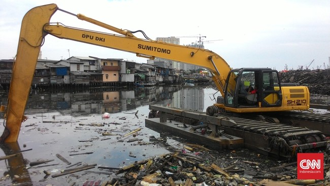 Banjir rob karena tanggul yang jebol di Pantai Mutiara pekan lalu menurut Ahok jadi contoh nyata bahwa penertiban kawasan Pasar Ikan sudah tepat.
