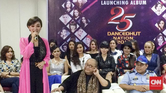 Sebanyak 25 penyanyi dangdut turut memeriahkan acara HUT TNI AU yang merupakan rangkaian Bulan Dirgantara Indonesia 2016.