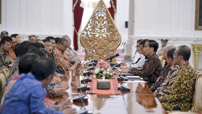 Presiden Joko Widodo akan menghadiri pembukaan Indonesian Soccer Championship (ISC) A 2016 yang akan berlangsung di Stadion Mandala, Jayapura, 29 April.