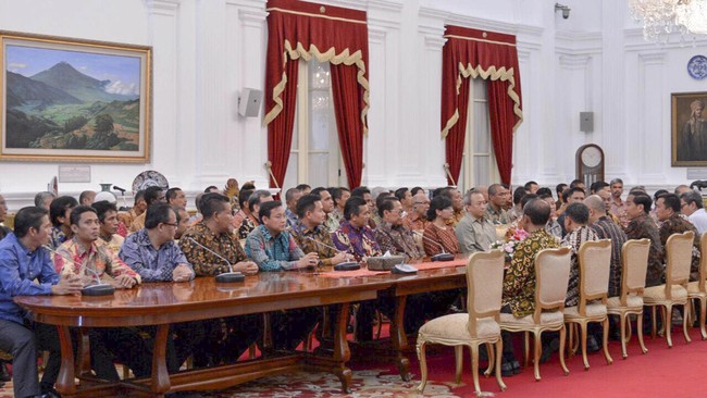 Presiden Jokowi merespons positif aspirasi Asprov PSSI yang meminta agar pelarangan Anggaran Pendapatan dan Belanja Daerah (APBD) untuk sepak bola dicabut.