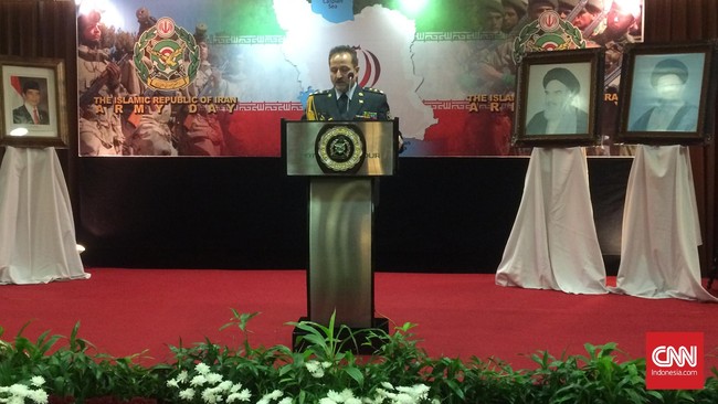 Iran menanggapi santai kecaman Amerika Serikat soal pembelian sistem rudal pertahanan S-300 dan jet tempur Sukhoi S-30 produksi Rusia.