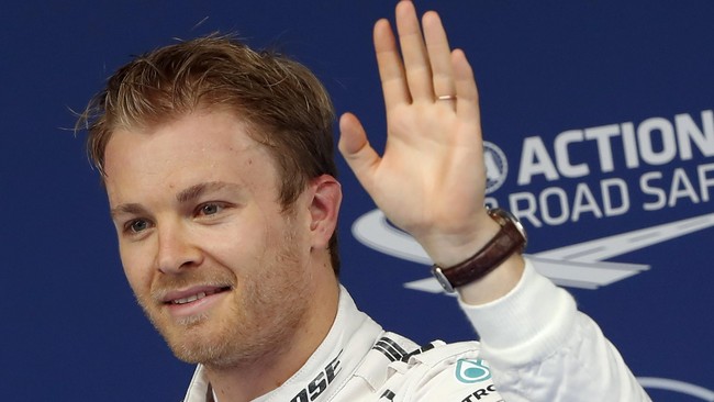 Di putaran terakhir, mobil Nico Rosberg bersinggungan dengan Lewis Hamilton. Akibatnya, pebalap Jerman itu kehilangan kesempatan menjuarai GP Austria.