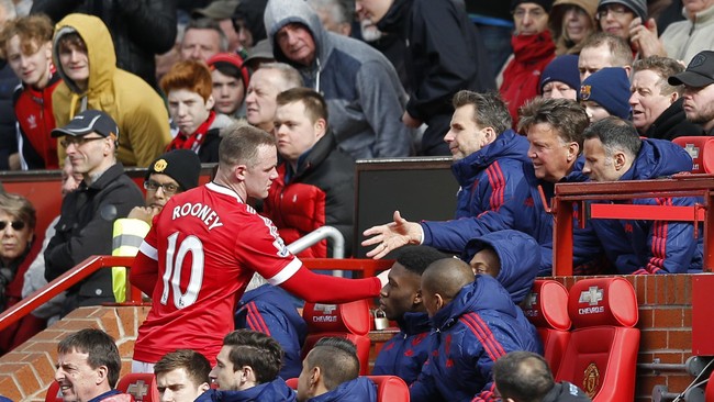 Louis van Gaal menegaskan tak ada garansi tempat di tim inti bagi Wayne Rooney di Manchester United, menyusul kembalinya sang kapten usai cedera.