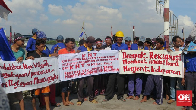Ahok juga mengklaim reklamasi telah dilakukan di sejumlah wilayah lain sebelum Jakarta dipimpinnya, sepeti Cakung, Cilincing, Pluit, dan Muara Angke.