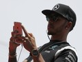 Lewis Hamilton Tak Mampu Beli Permen Saat Kecil