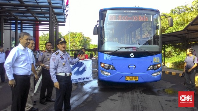 Seluruh petugas PT TransJakarta diberikan kesempatan untuk melanjutkan pendidikan ke jenjang tinggi tingkat sarjana