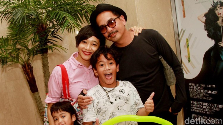 Di tengah kesibukannya syuting, sebagai ayah, Indra Birowo nggak mau kehilangan quality time bareng kedua putranya.